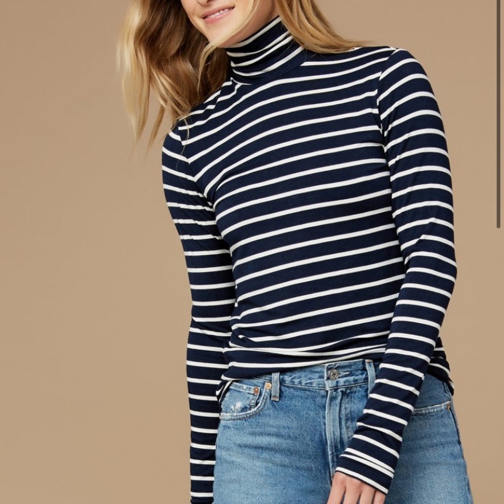 Amour Vert Black and White Flannery Turtleneck